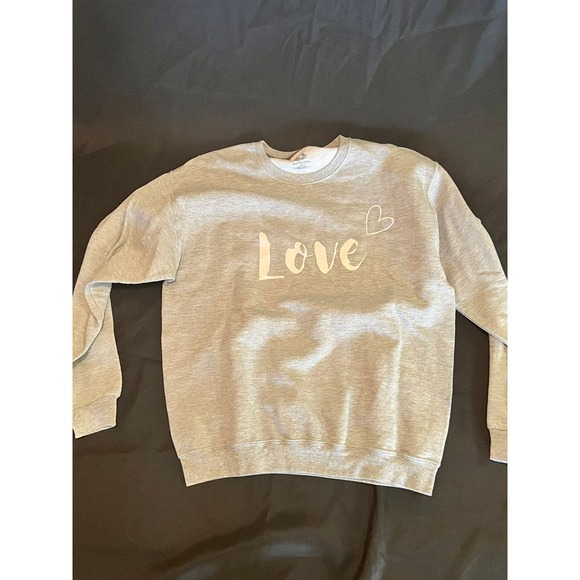 Oversized Love Sweatshirt Size Large - Picture 2 of 8